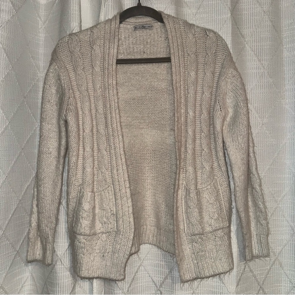 Chic Cable Knit Cardigan in Cream